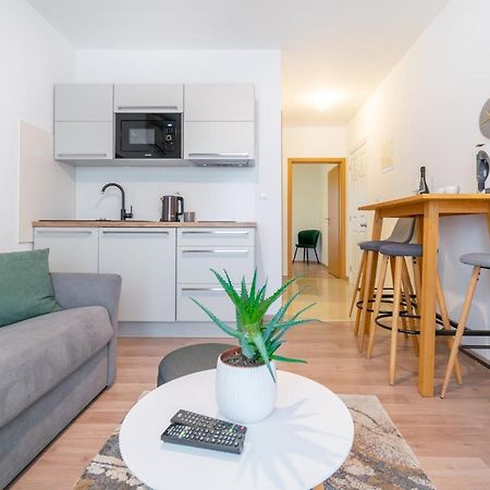 Apartmani Eterovic Baška Voda Exterior foto