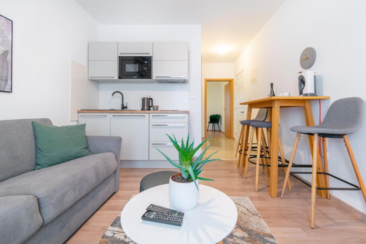 Apartmani Eterovic Baška Voda Exterior foto